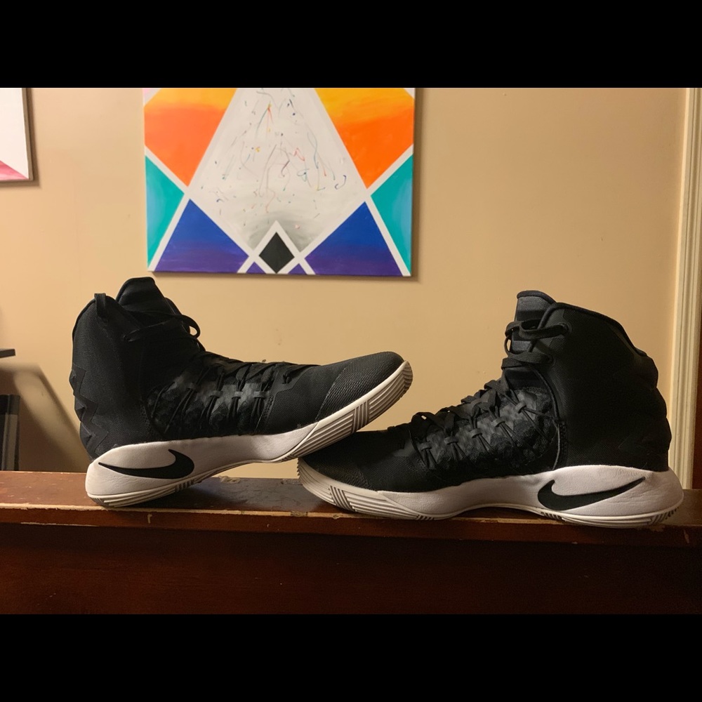 Nike hyperdunk. Make me an offer